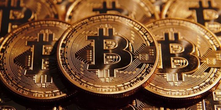 Bitcoin, fikir ayrılığına baxmayaraq rekord qırdı