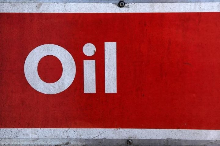 Neft ABŞ-da istehsalın artacağı qorxusu ilə düşür