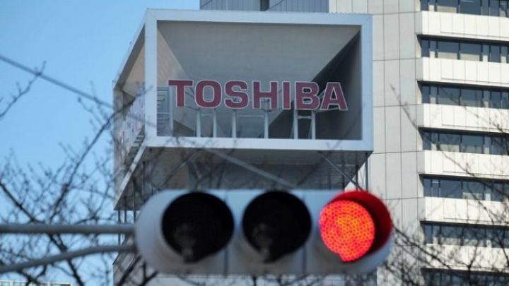 Toshiba 8,8 milyard dollar zərər edib