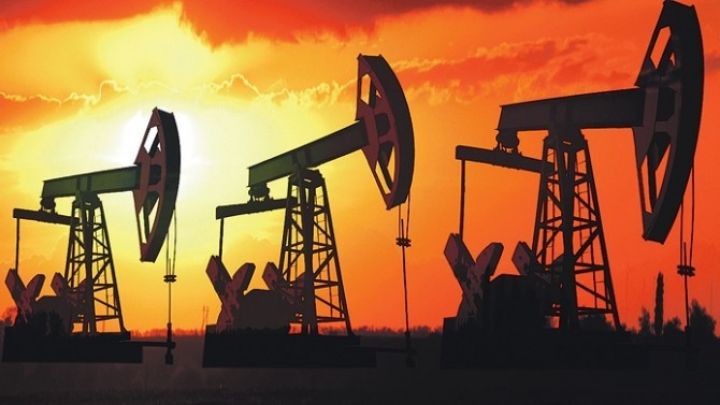 Qlobal neft hasilatı artıb, OPEC-in sazişinə əməl etmə azalıb