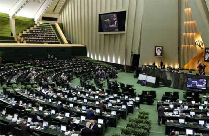 İran parlamentində bir neçə nəfər girov götürülüb - YENİLƏNİB
