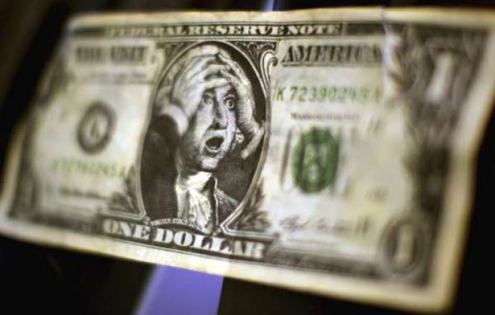 Banklarda Dollar sürətlə düşür