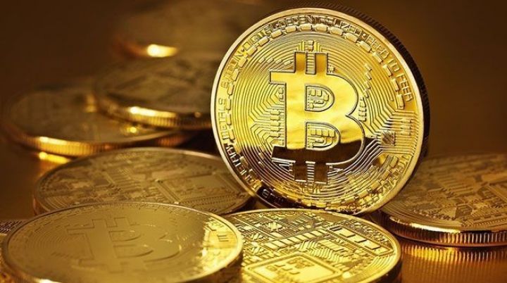 Bitcoin 1000 dollardan çox ucuzlaşıb