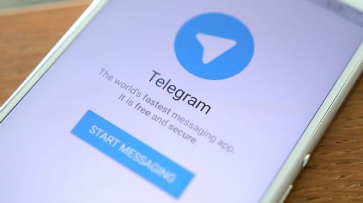 Rusiya “Telegram”ı bağladı