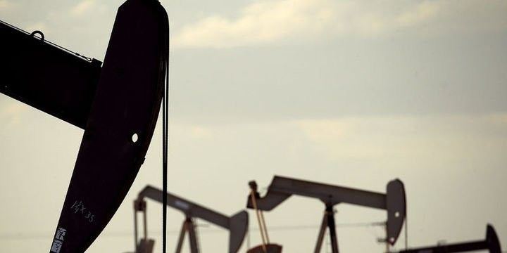 ABŞ-da neft ehtiyatları azaldı - neftin qiyməti 73 dolları keçdi