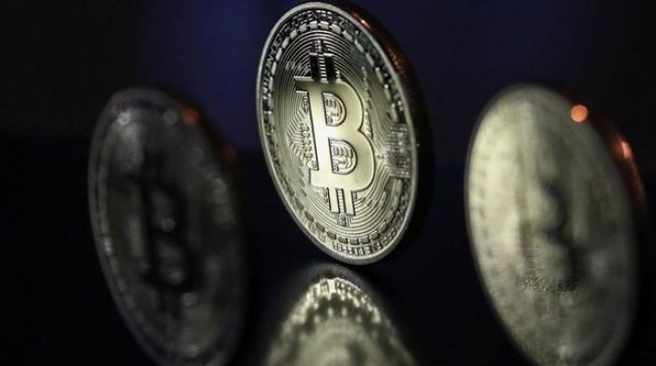 Bitcoin-in qiyməti 9 min dollara yaxınlaşıb