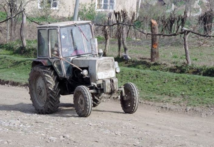 Hər iki həyətdən birində traktor olan kənd - AZƏRBAYCANDA