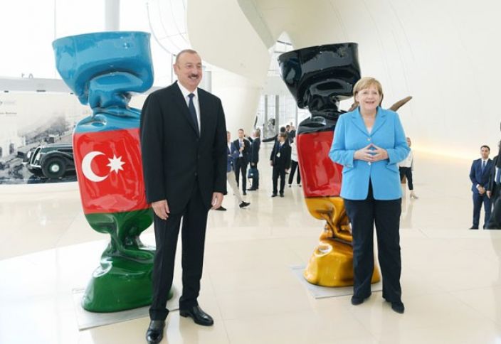 Əliyev və Merkel iş adamları ilə görüşdü