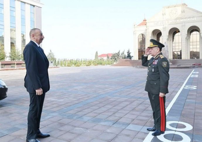 Prezident Ramil Usubovla açılışda 