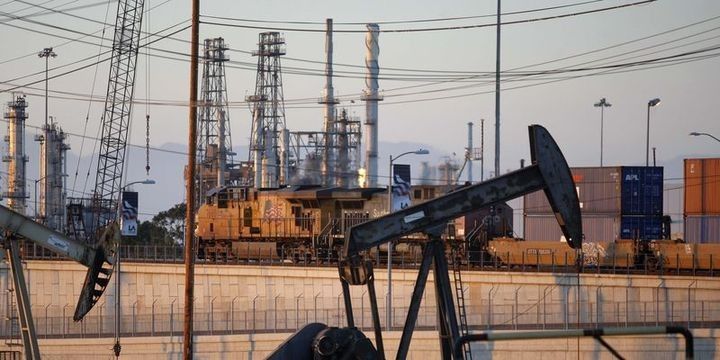 ABŞ neft qiymətləri proqnozunu yüksəltdi