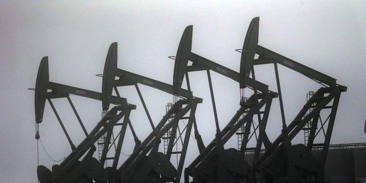 ABŞ, neft qiyməti proqnozlarını 3 dollar qaldırdı