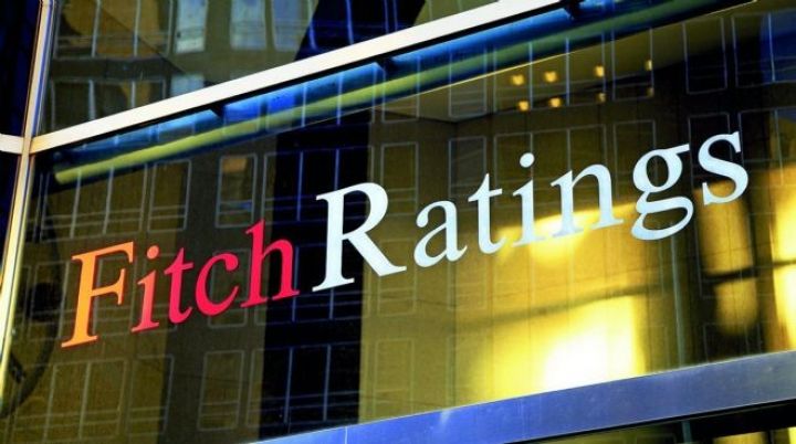 Fitch 24 Türkiyə bankının reytinqini aşağı saldı
