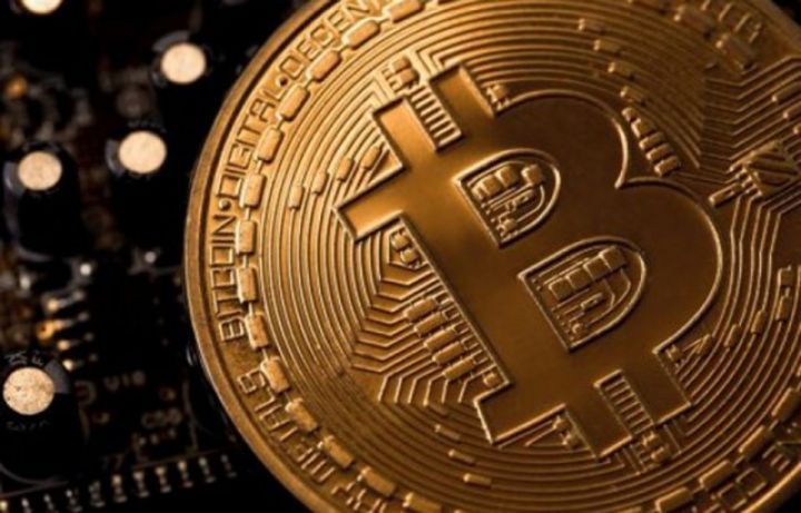 Bitcoin-in qiyməti 7 min dollardan aşağı düşdü