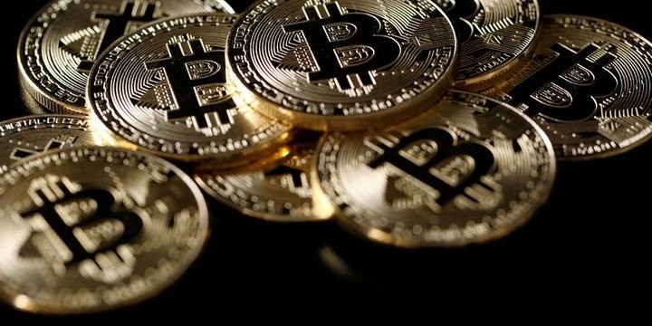 Bitcoin-in qiyməti 5 min dollardan da aşağı düşdü