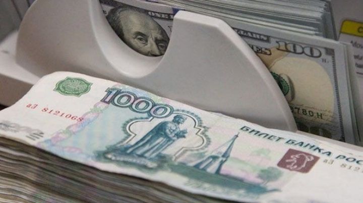 Rusiya: Dollardan uzaqlaşmaq çox çətindir