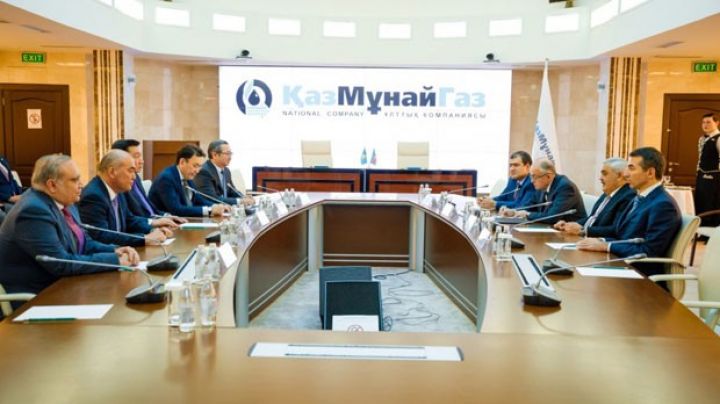 Astanada SOCAR və “KazMunayQaz” arasında müqavilə imzalanıb