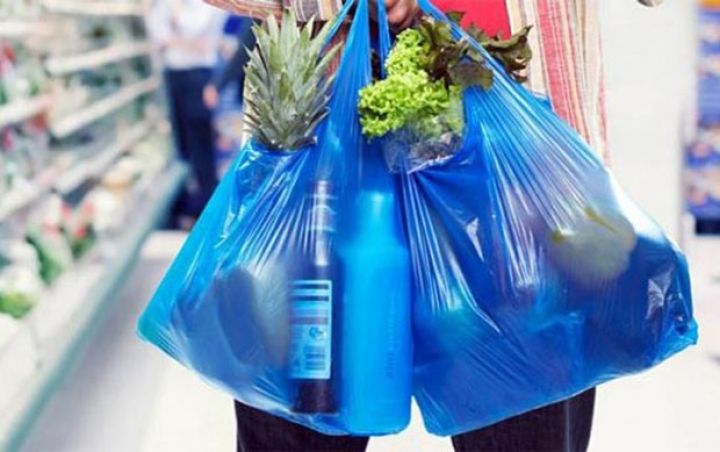 Marketlərdə polietilen torbalar ödənişli ola bilər - AZƏRBAYCANDA