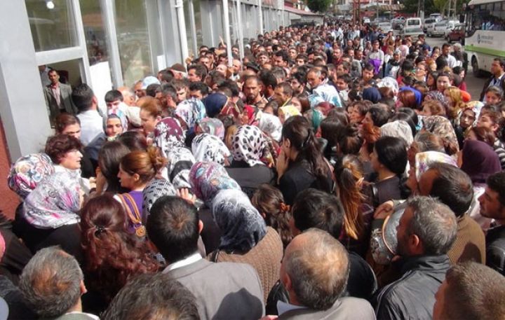 Türkiyədə işsizlərin sayında böyük artım - LİRƏ UCUZLAŞDI