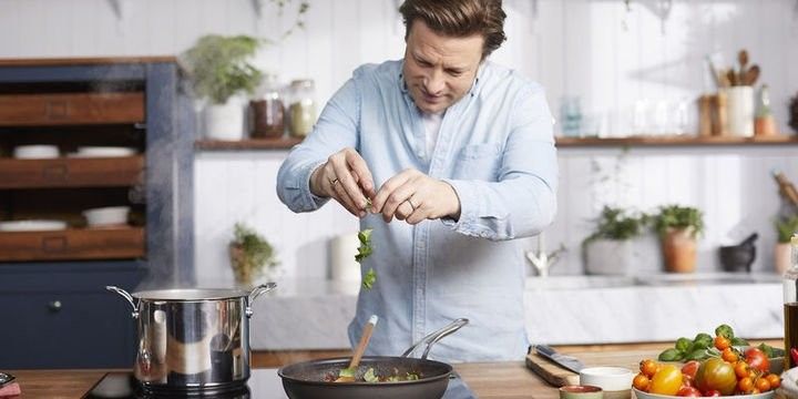Jamie Oliverin restoran şəbəkəsi müflisləşdi