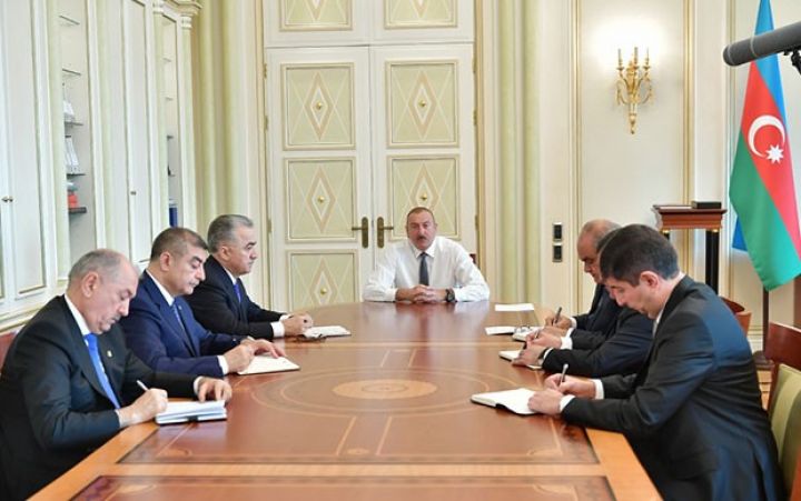 İlham Əliyev yeni təyin olunan icra hakimiyyəti başçılarını qəbul edib