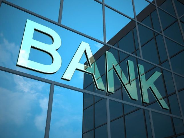 Martda bank sektoru 1 milyard manata yaxın kiçilib