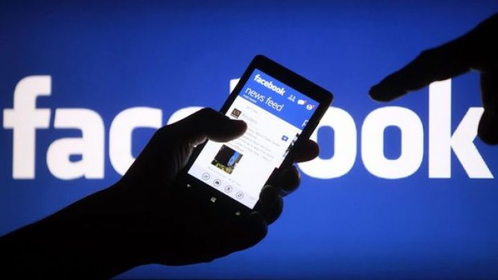 Facebook Hindistanın mobil internet şirkətinə böyük sərmayə yatırdı