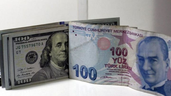 Dollar/Türk Lirəsi məzənnəsi rekorda yaxınlaşdı