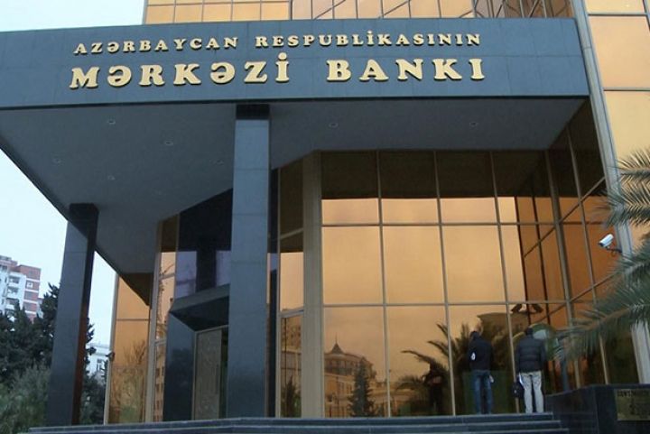 2 bankın lisenziyası ləğv edildi