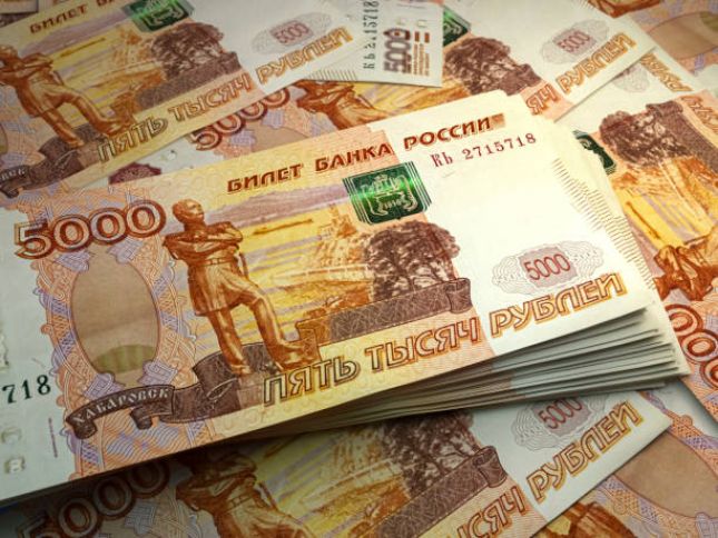 Moskva birjasında hərracların açılışında dolların məzənnəsi dəyişməyib