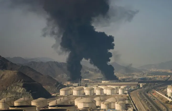 Enerji obyektlərinin vurulması ilə neft qiymətlərində kəskin artım baş verdi