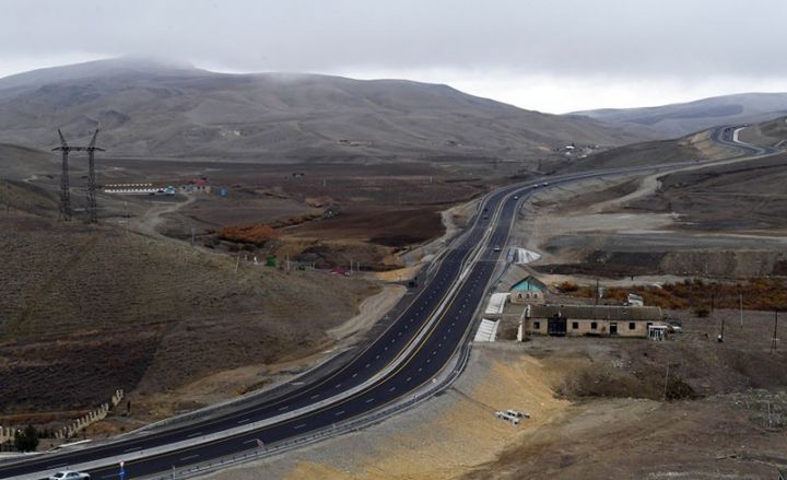 Bakı-Şamaxı yolunun 16 kilometrlik hissəsi açıldı