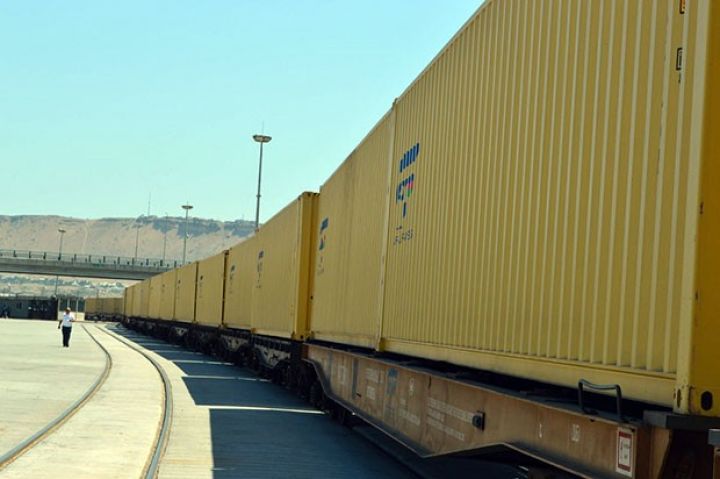Bakı-Tbilisi-Qars dəmir yolu ilə 10 mininci konteyner daşınıb