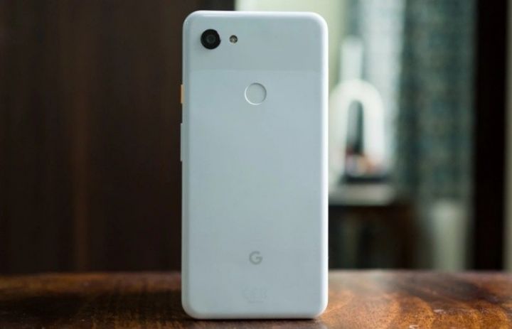 "Google" 400 dollarlıq telefonunu təqdim edib