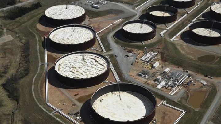 ABŞ-ın neft ehtiyatları azalıb, hasilatı sabit qalıb
