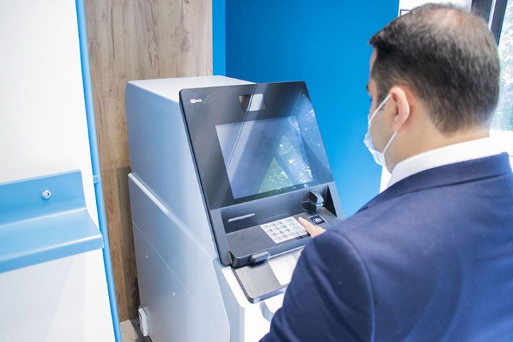 “AccessBank” istifadəyə yeni nəsil ATM-lər  verir