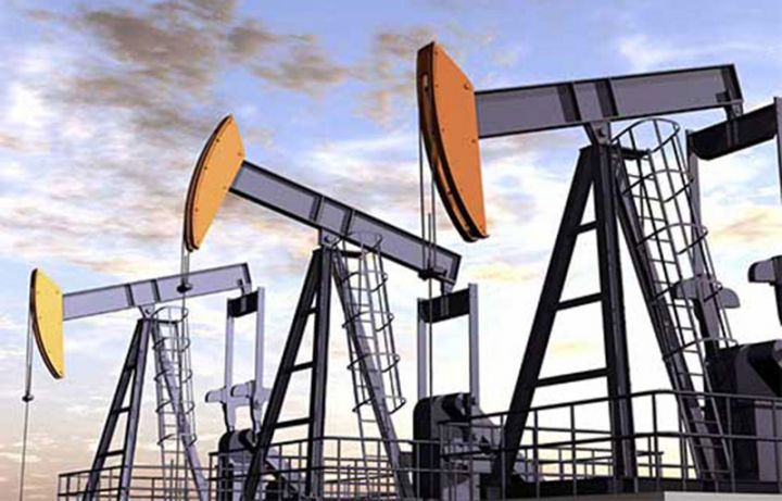 Rusiyanın neft gəlirləri 33% azalıb