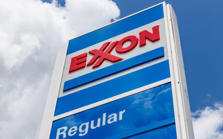 “ExxonMobil” Avropada böyük ixtisarlara gedir