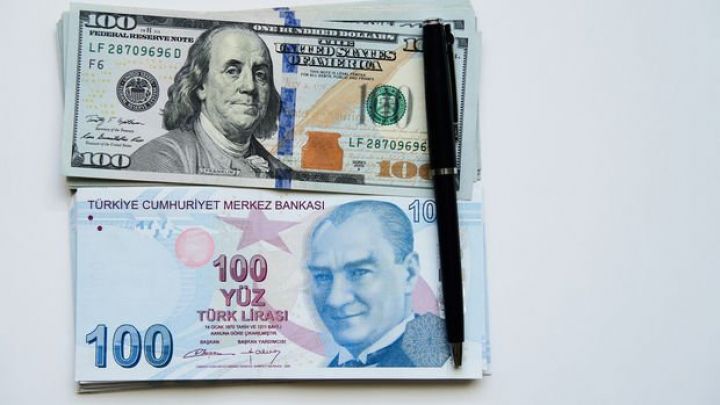 Dollar/Türk Lirəsində yeni rekord