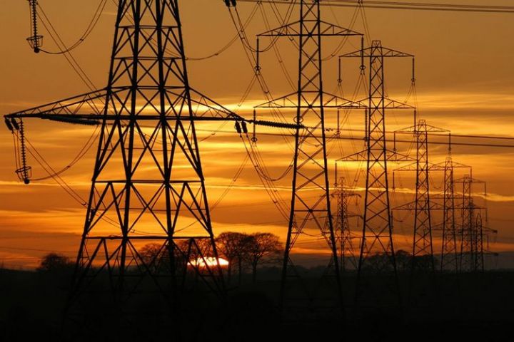 Azad edilən rayonlarda elektrik enerjisi infrastrukturunun qurulmasına başlanılıb
