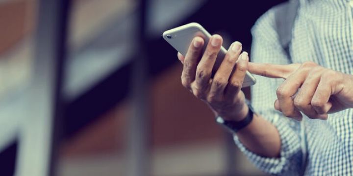 Azərbaycanda 27 bank internetlə, 23 bank isə mobil telefonla xidmət göstərir