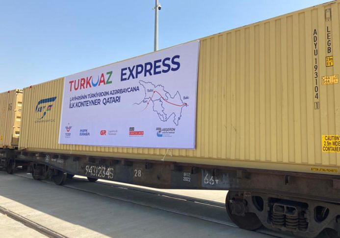 “TURKUAZ” layihəsi çərçivəsində ilk konteyner qatarı Bakıya çatıb
