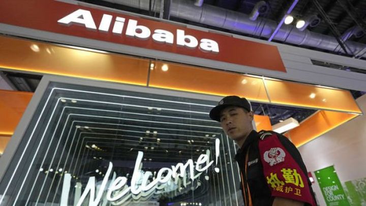 Alibaba səhmlərinin qiyməti tarixinin ən aşağı səviyyəsinə düşüb