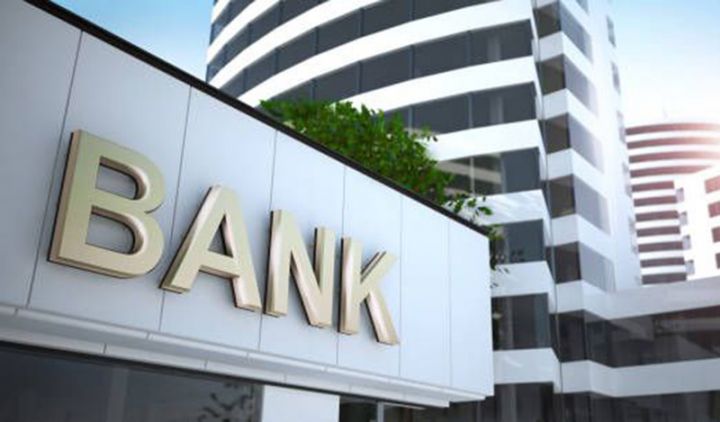 4 bankın kredit portfeli 1 milyard manatdan çoxdur - ADLARI