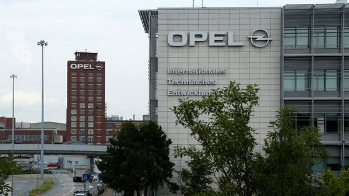 Opel çip böhranı ilə əlaqədar Almaniyada istehsala fasilə verir