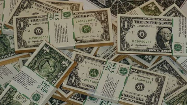 Sabah üçün rəsmi dollar/manat məzənnəsi açıqlandı