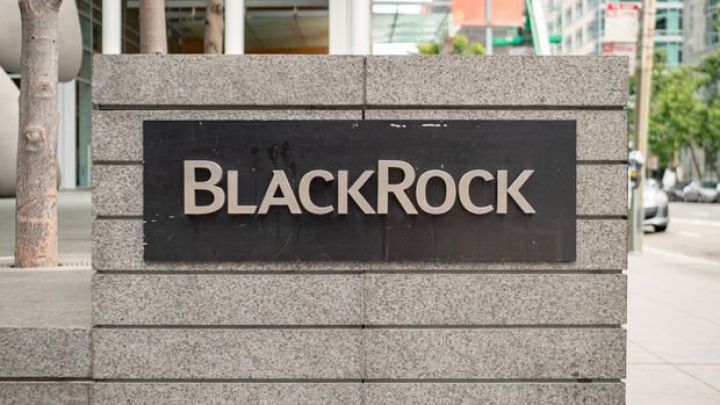 BlackRock 10 trilyon dollarla rekord aktivlərə çatıb