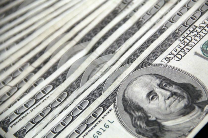 Valyuta hərracında Dollara tələb düşmür - 100 MİLYON DOLLARDAN ÇOX SATIŞ