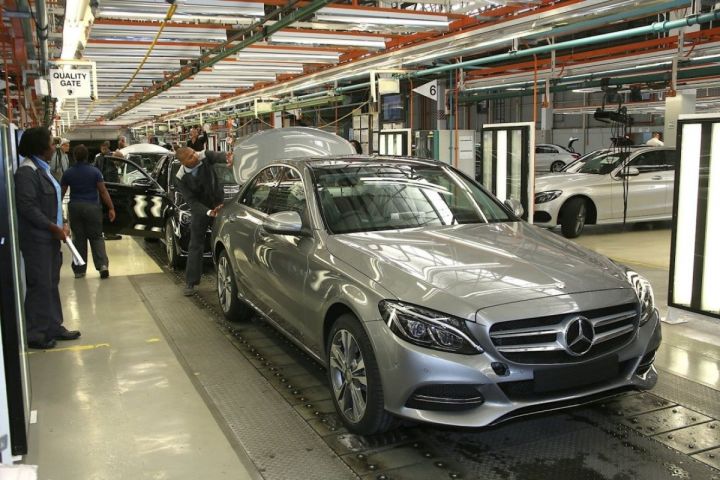 "Mercedes" Rusiyadakı zavodunu satışa çıxarıb