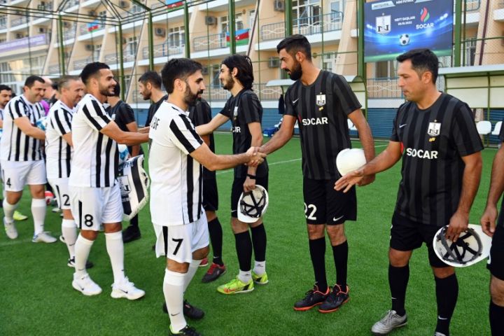 “Neft Daşları”nda “Neftçi” Peşəkar Futbol Klubu ilə neftçilər arasında yoldaşlıq görüşü keçirilib