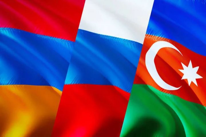 Putinin köməkçisi: Rusiya Azərbaycan və Ermənistanla daim sıx təmasdadır